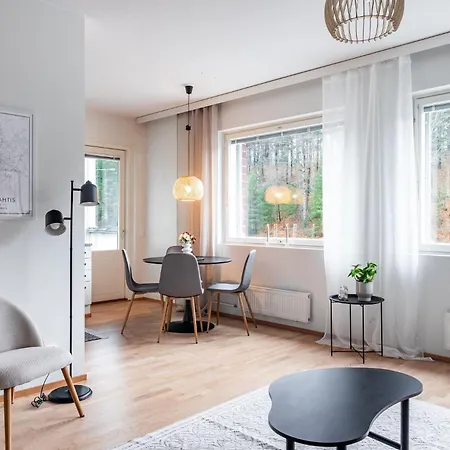 Lejlighed 1br With Sauna, Balcony & Free Parking *