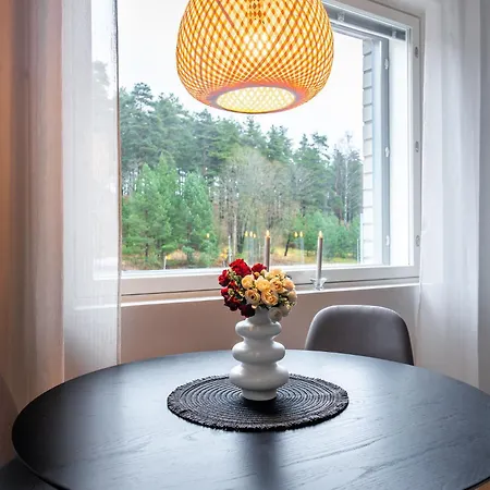 1br With Sauna, Balcony & Free Parking Lejlighed