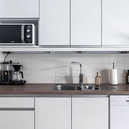 Apartamento With Sauna, Balcony & Free Parking